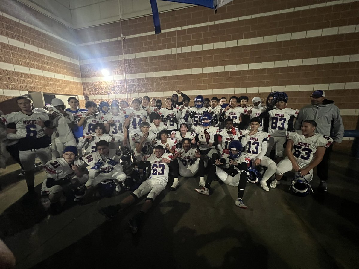 Moore Lion Football tweet media