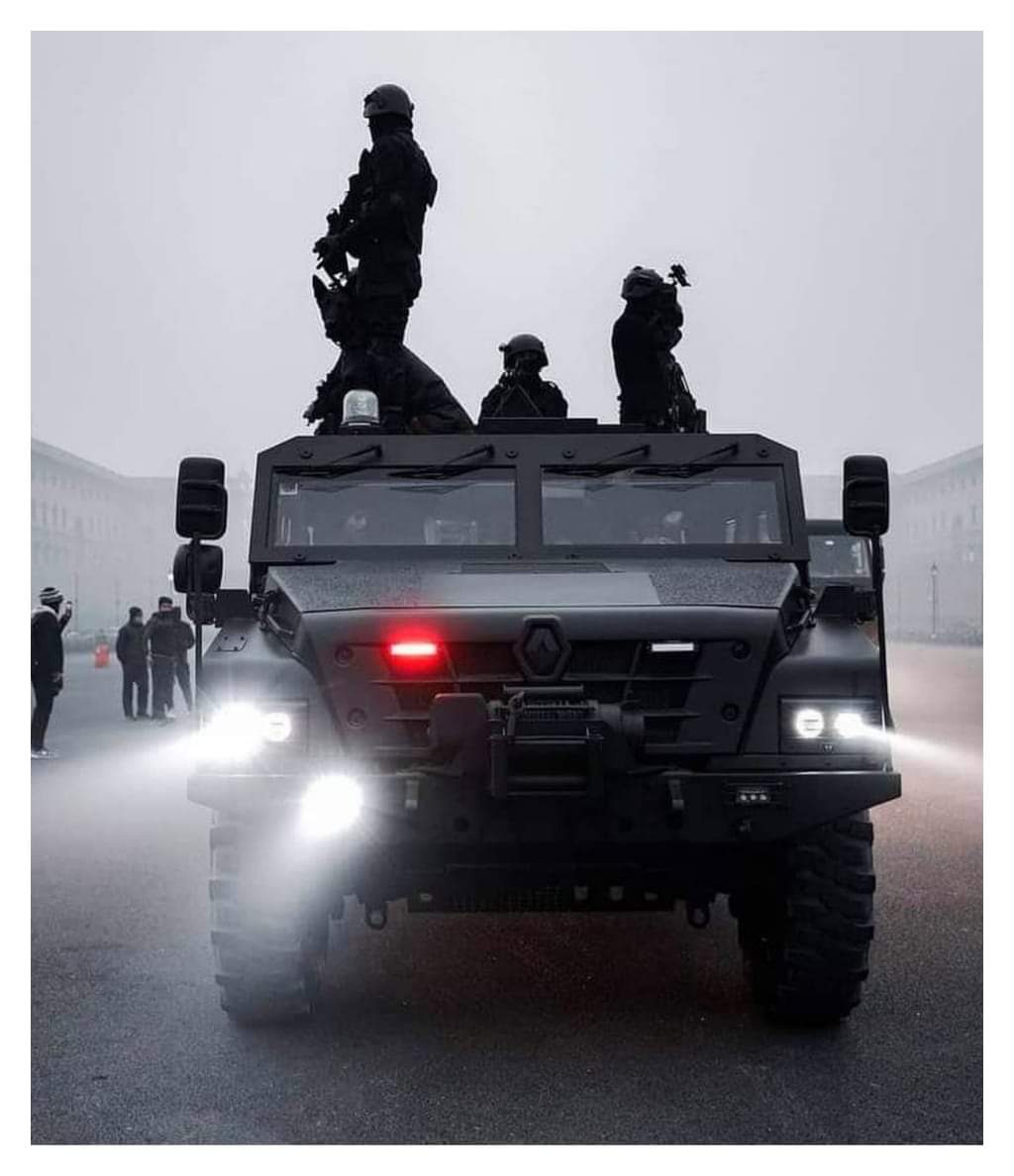 इंतजार मत किसी का क्योंकि जितना आप सोचते हो 
जिंदगी उससे कई गुना तेज़ी से निकलती जा रही है।