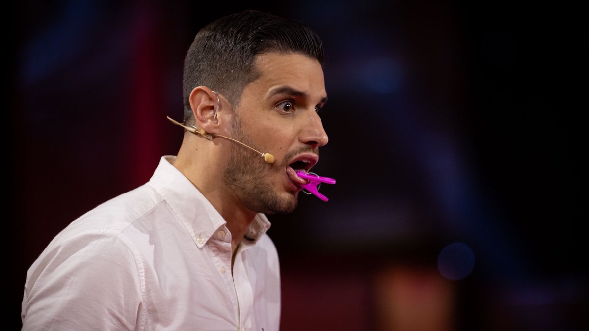 MeCaigoDeRisa's tweet photo. Caritas de memes con pinzas para la banda 🤣🤣🤣
#PropongoQue https://t.co/1iv05isN3J