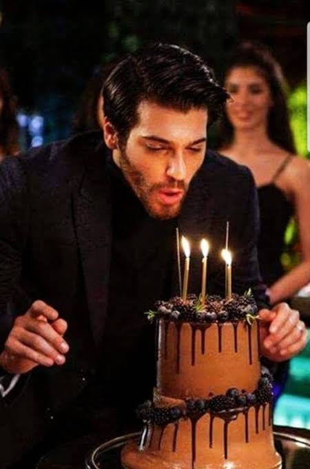 Parabéns Aslan 🎉
Iyi ki doğdun Can 🥳

#HappyBirthday35CanYaman 
#CanYaman