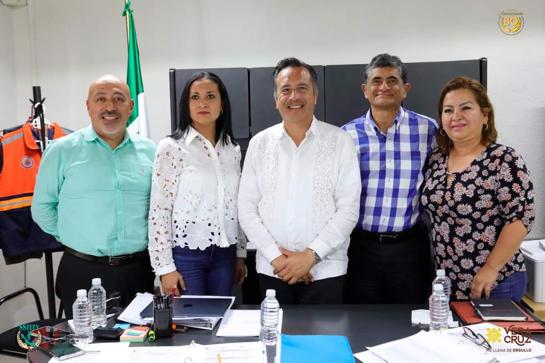 SNTE56Veracruz's tweet photo. LA SEGURIDAD SOCIAL PARA LOS TRABAJADORES DE LA EDUCACIÓN AGREMIADOS A LA SECCIÓN 56 DEL SNTE, ES UNA PRIORIDAD QUE DEBE PROVEER DE PRESTACIONES, BENEFICIOS Y UNA PROTECCIÓN INTEGRAL DIGNA

Not completa:
https://t.co/vfRjrJHVb3

#𝗠𝗮𝗲𝘀𝘁𝗿𝗼𝘀𝗣𝗼𝗿𝗟𝗮𝗣𝗮𝘇
#𝙎𝙤𝙮𝙎𝙉𝙏𝙀56 https://t.co/8lbEw84kh7