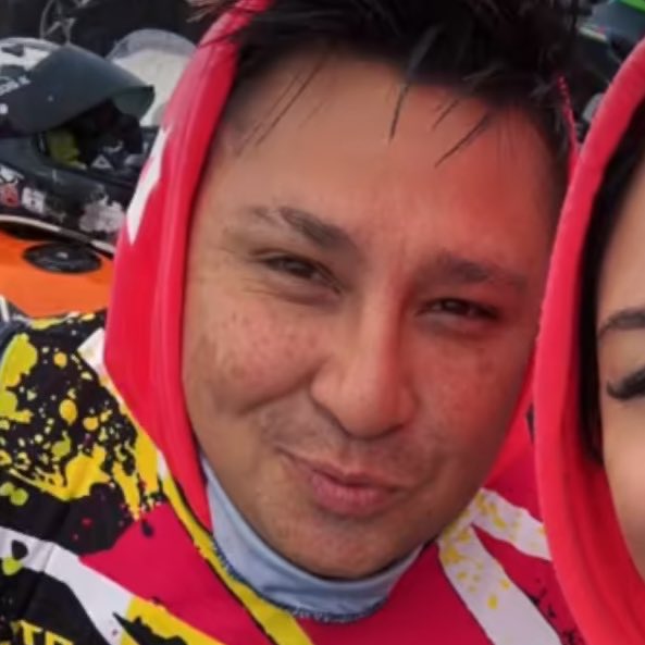 PRÓFUGO 🚨 

Irvin Axel Rangel Cabrera, de aproximadamente 40 años
Se encuentra prófugo por haber asesinado a su novia Viviana al arrojarla de su motocicleta en movimiento sobre la carretera México-Querétaro

Si tienes información sobre su paradero, avisa de inmediato al 9-1-1