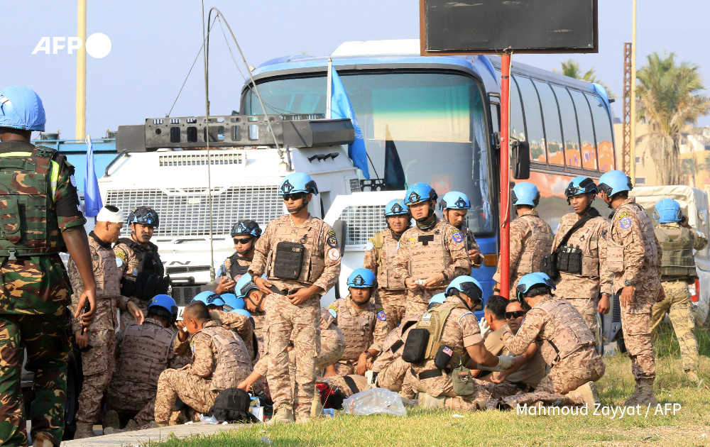 AFP's tweet photo. At least five UN peacekeepers have been wounded in an Israeli air strike in south Lebanon, the United Nations says, in a raid that also killed three civilians

https://t.co/jIh2wYUAas https://t.co/D5RbVQ6M7o