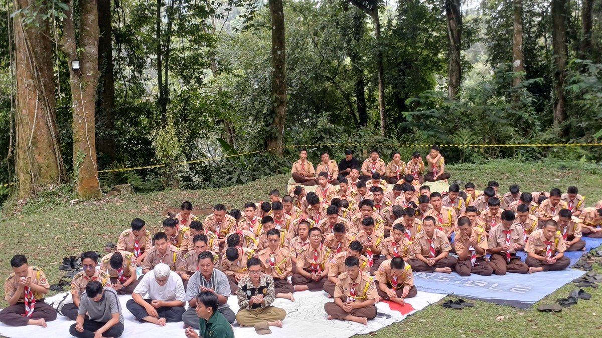 andreakhbar's tweet photo. Kemah Penegak Santri Kelas 10 dan 11 ... ⛰️🏕️

"Mengenal Alam, Temukan Sahabat." ... 🔥✨ https://t.co/5ASSpsvejk