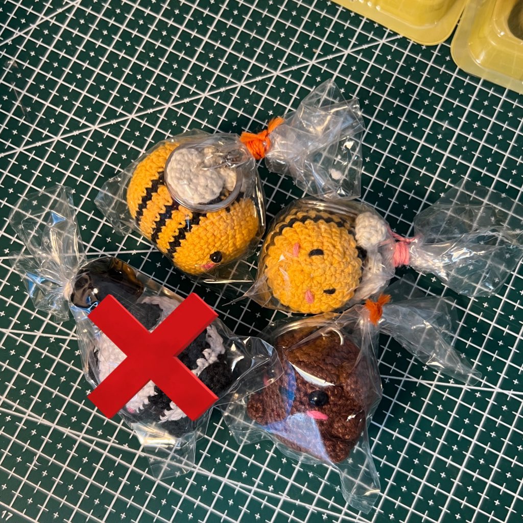 chiasterpiece's tweet photo. Mini amigurumi https://t.co/9ZG5G37QQG https://t.co/m7etNjbyto