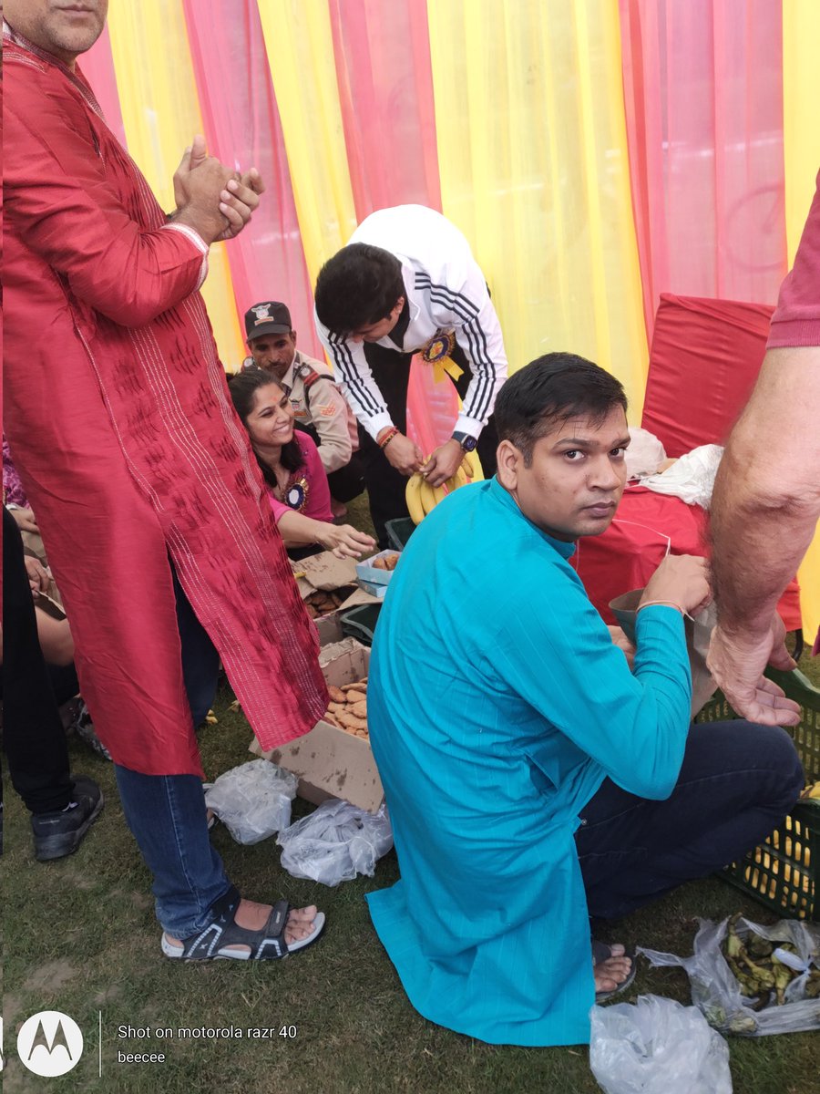 #chhathpuja2024 #ChhathPuja well organised, on scale event with adequate and nicely done arrangements #Tradition #culture Congrats @RshrivastavaBJP <a href="/noidapolice/">POLICE COMMISSIONERATE GAUTAM BUDDH NAGAR</a> for this <a href="/Volunteers1371/">Volunteers137</a> <a href="/ParasTierea137/">Paras Tierea, Noida 137</a> <a href="/Ajnara137/">Ajnara Daffodil Residents 137 Noida</a> <a href="/Res_floraville/">Paramount Floraville</a> <a href="/FrescoResidents/">FrescoResidents</a>