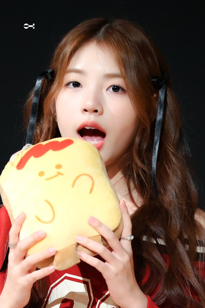 Oh_my_Yoona's tweet photo. 241102 위드뮤 팬싸 HQ

으아아악 ! 먹힌다 😖

#유니스 #UNIS 
#오윤아 #OHYOONA #Oh_윤아 https://t.co/QKEc1M6iTs
