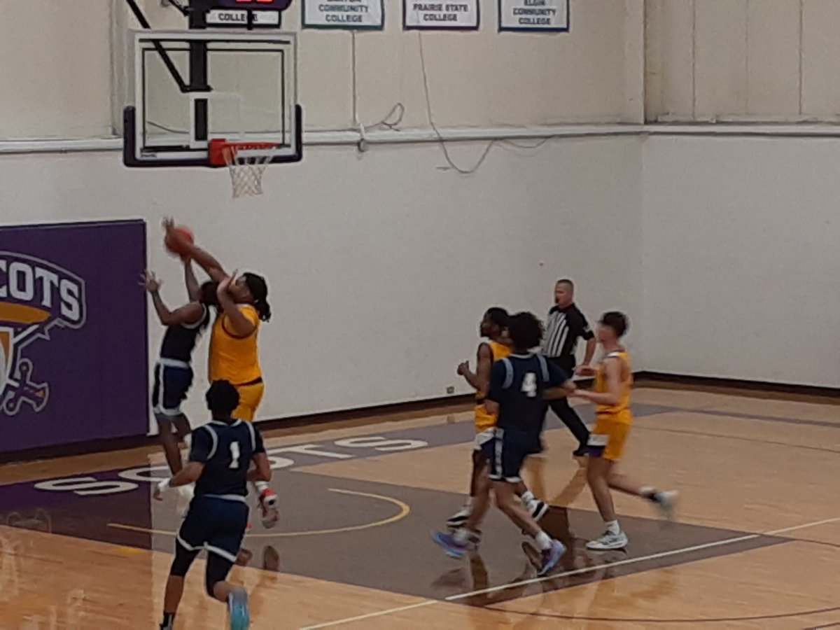 mjnowsports's tweet photo. FINAL: Rock Valley @RockMbb 95 McHenry County @MCCScotsHoops 67. Isaiah Green: 22 pts, 6/10 3-pt; Adonis Thomas: 14 pts; KJ Cobb/Adrian Agee: 11 pts each; Malachi Barrett: 22 pts, 5/7 3-pt; Miles Graham: 16 pts; Caden Myers: 10 pts.

@Sports4Illinois @IllinoisJaguars @AlHartwig1 https://t.co/tKb7ogZ17B