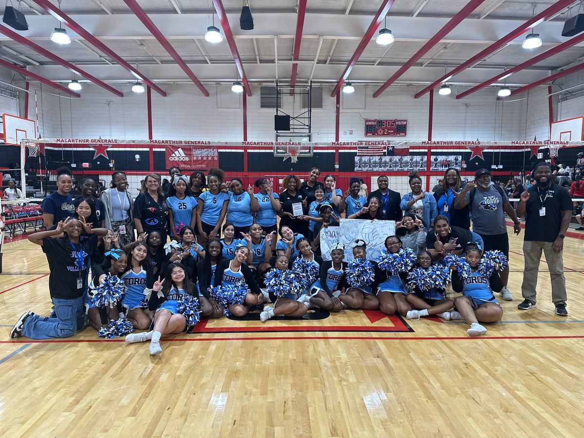 AldineSports's tweet image. Congratulations to Jones MS for winning the 8th Grade B District  Volleyball Championship as well as  Meade MS winning 8th Grade A. #AldineImpact @drgoffney @AthleticsAisd @DeanColbert5 @DiakaMelendez @AldineIS @JonesMS_AISD @MeadMS_AISD