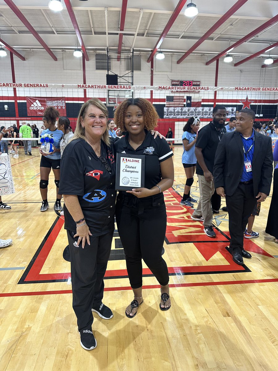 AldineSports's tweet image. Congratulations to Jones MS for winning the 8th Grade B District  Volleyball Championship as well as  Meade MS winning 8th Grade A. #AldineImpact @drgoffney @AthleticsAisd @DeanColbert5 @DiakaMelendez @AldineIS @JonesMS_AISD @MeadMS_AISD