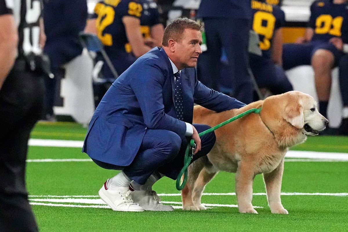 coreydu's tweet image. I for one can’t believe @KirkHerbstreit is doing the @nfl broadcast tonight. I might have had to give that a miss, if it were me. #TeamBen