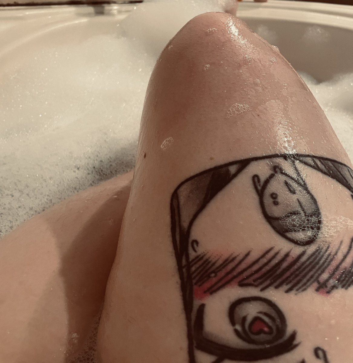CelesteMarie69's tweet photo. It’s been a while! Let’s catch up! 😘 #of #bubblebath https://t.co/4X3QviL3UT