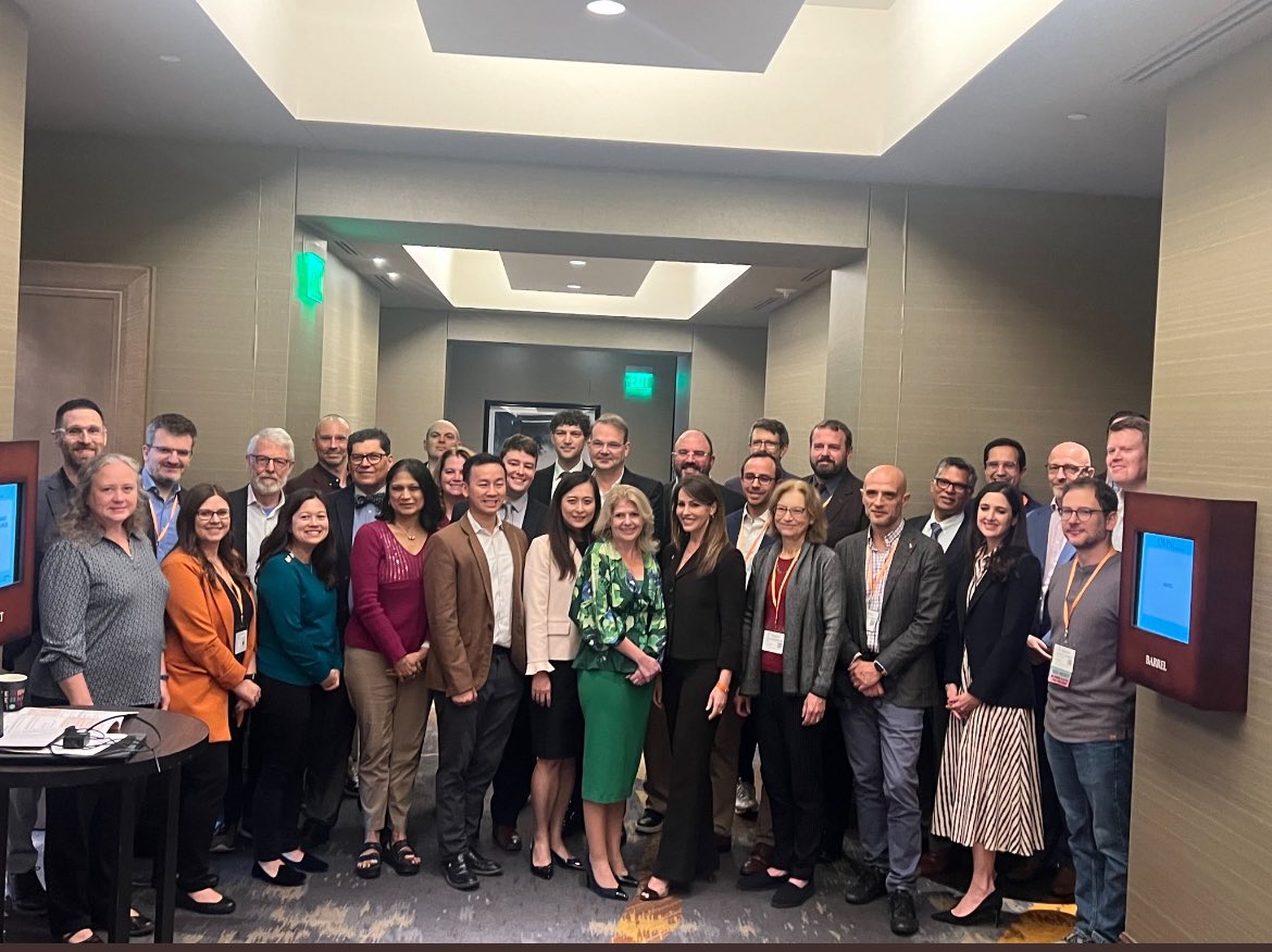 Daniel Shapiro (@d_shapiro1) on Twitter photo An honor to be co-chairs with <a href="/pearldaily/">Marie Carlo</a> for the <a href="/KidneyCancer/">Kidney Cancer</a> think tank. Really great discussion with people who truly care about improving the field. Stay tuned for what was discussed! An honor to be co-chairs with <a href="/pearldaily/">Marie Carlo</a> for the <a href="/KidneyCancer/">Kidney Cancer</a> think tank. Really great discussion with people who truly care about improving the field. Stay tuned for what was discussed!