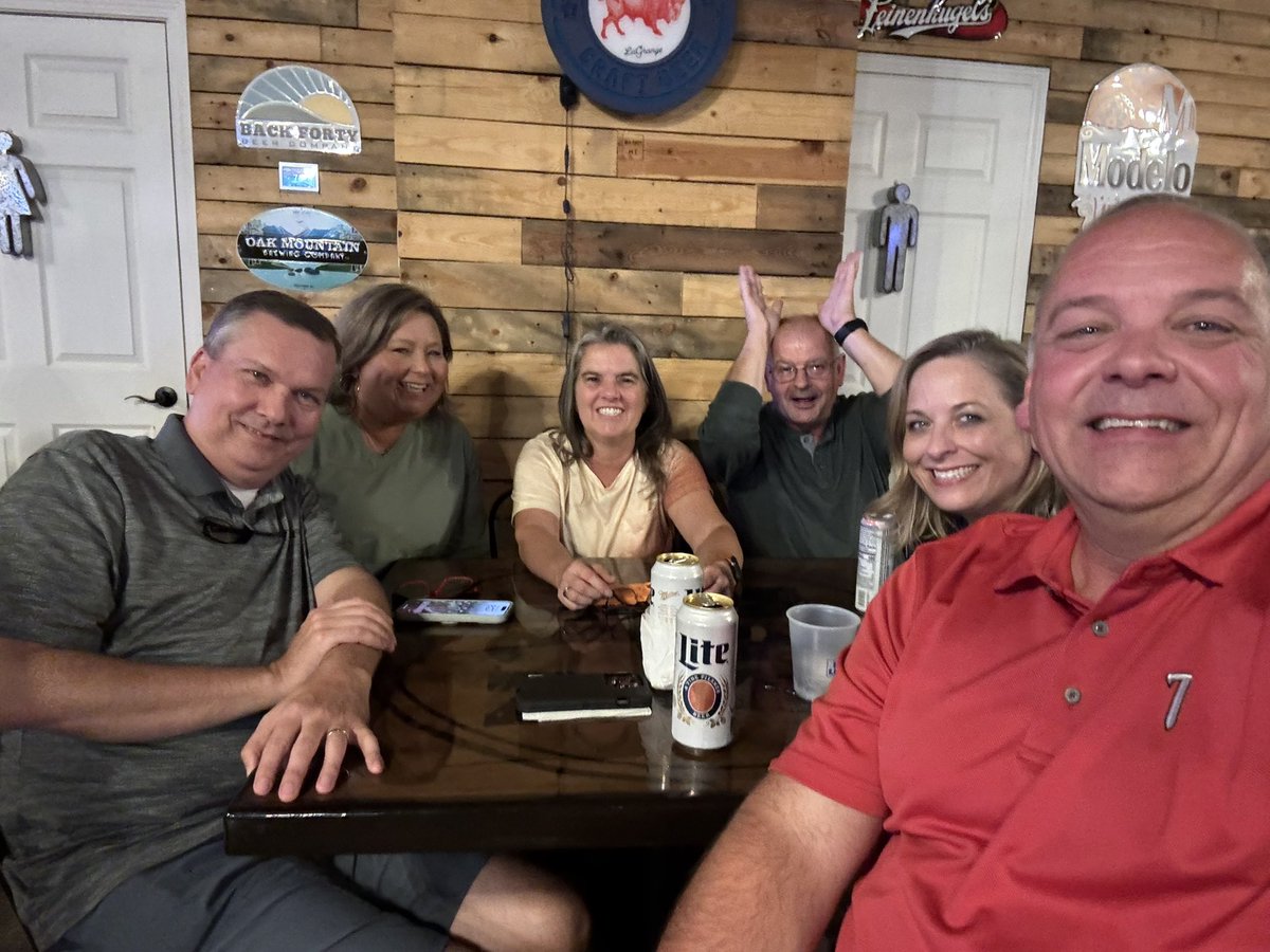 BaudiaHarris's tweet photo. Fun evening of trivia! We only missed two questions…unfortunately one was the bonus 🤷‍♀️
#JoyBomb #RiverchaseHood https://t.co/okMOmqcQtp