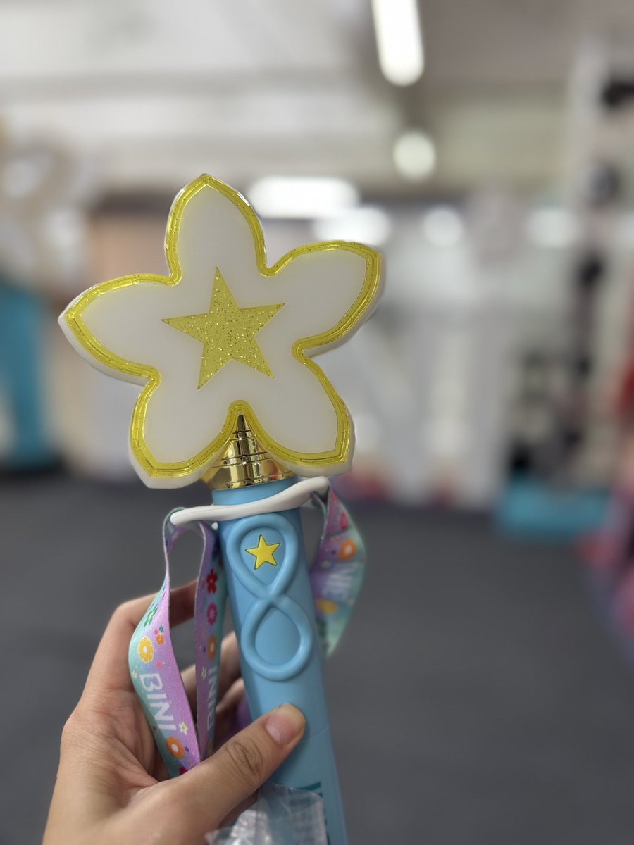 kutziara's tweet image. Claimed my BINI Light Stick in less than 5 mins. Super fast and efficient staff! Thank you @PULPSpaces @BINI_ph @StarMusicPH

Here’s a step-by-step claiming process (w/ guide photos) for my fellow BLOOMS 🌸

Look for the foodcourt at the 3rd flr💫
#PULPSpacesXBINI #BINILightStick