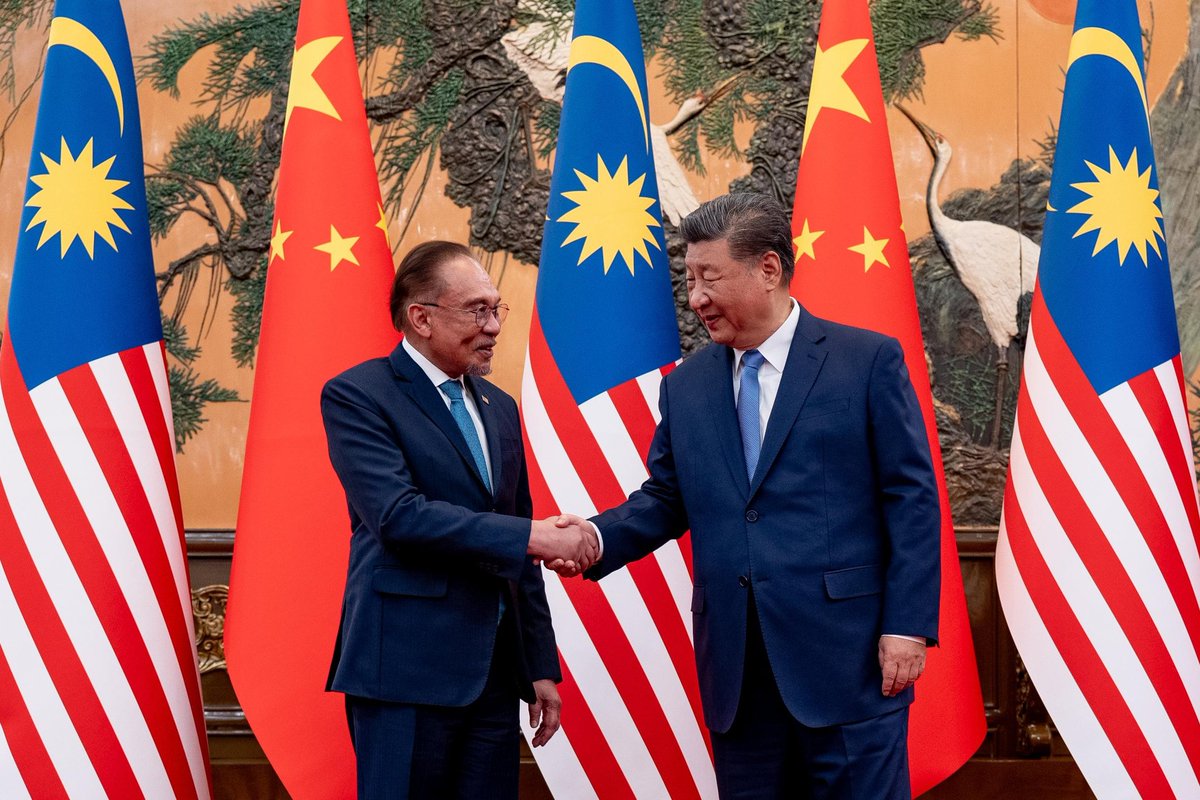 Pertemuan dua hala antara PMX <a href="/anwaribrahim/">Anwar Ibrahim</a> dengan Presiden Xi Jinping di Great Hall of the People, Beijing, China.

Perbincangan yang amat berhasil tentang hubungan kerjasama kedua-dua negara. 

Presiden Xi menggelar Malaysia sebagai "good neighbour", "good partner" dan "good