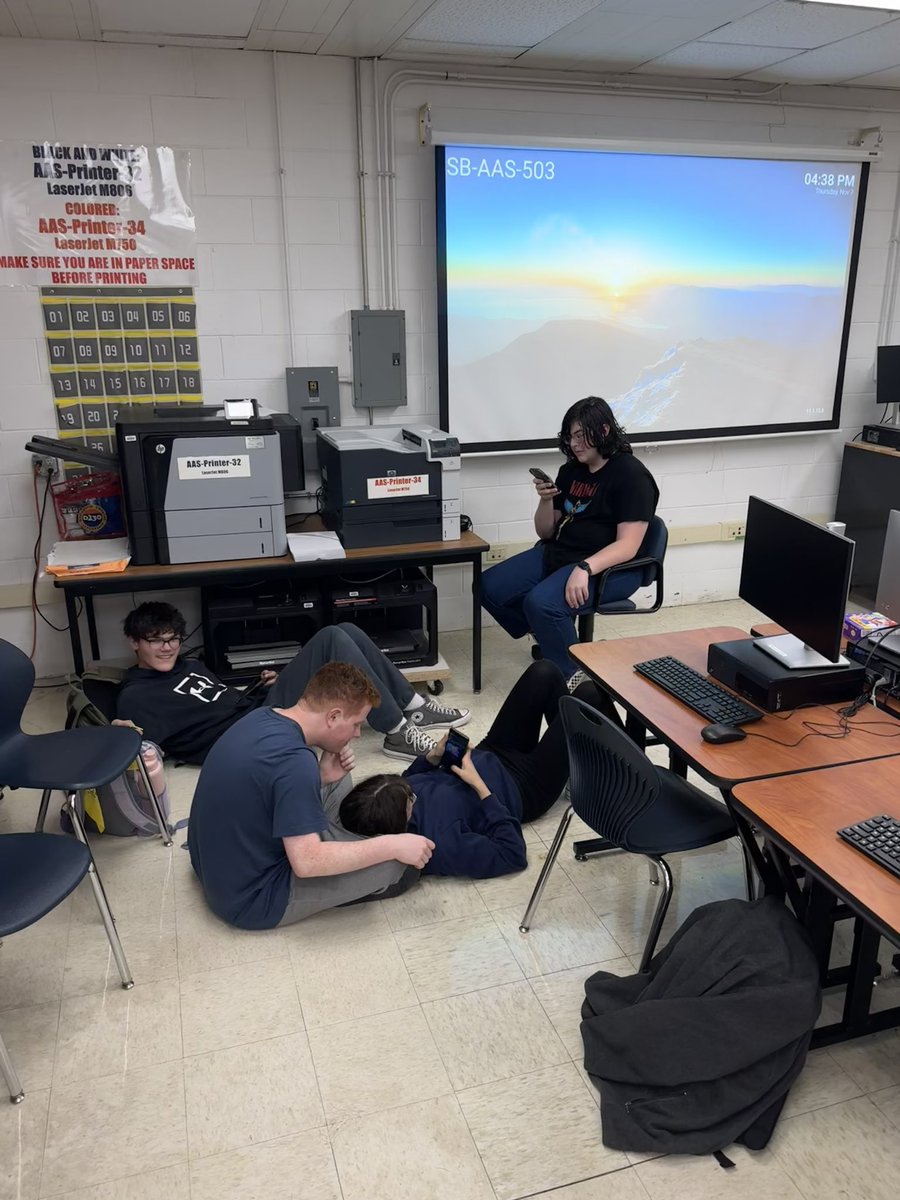 EsportsStagg's tweet photo. Today was Stagg’s big in-house Smash bracket. Thank you for all of those that showed up. Everyone had a lot of fun. We unfortunately ran out of time with 2 more matches to complete. They will finish their matches next week and a graphic will be posted here. https://t.co/RwxLc7Hs7m