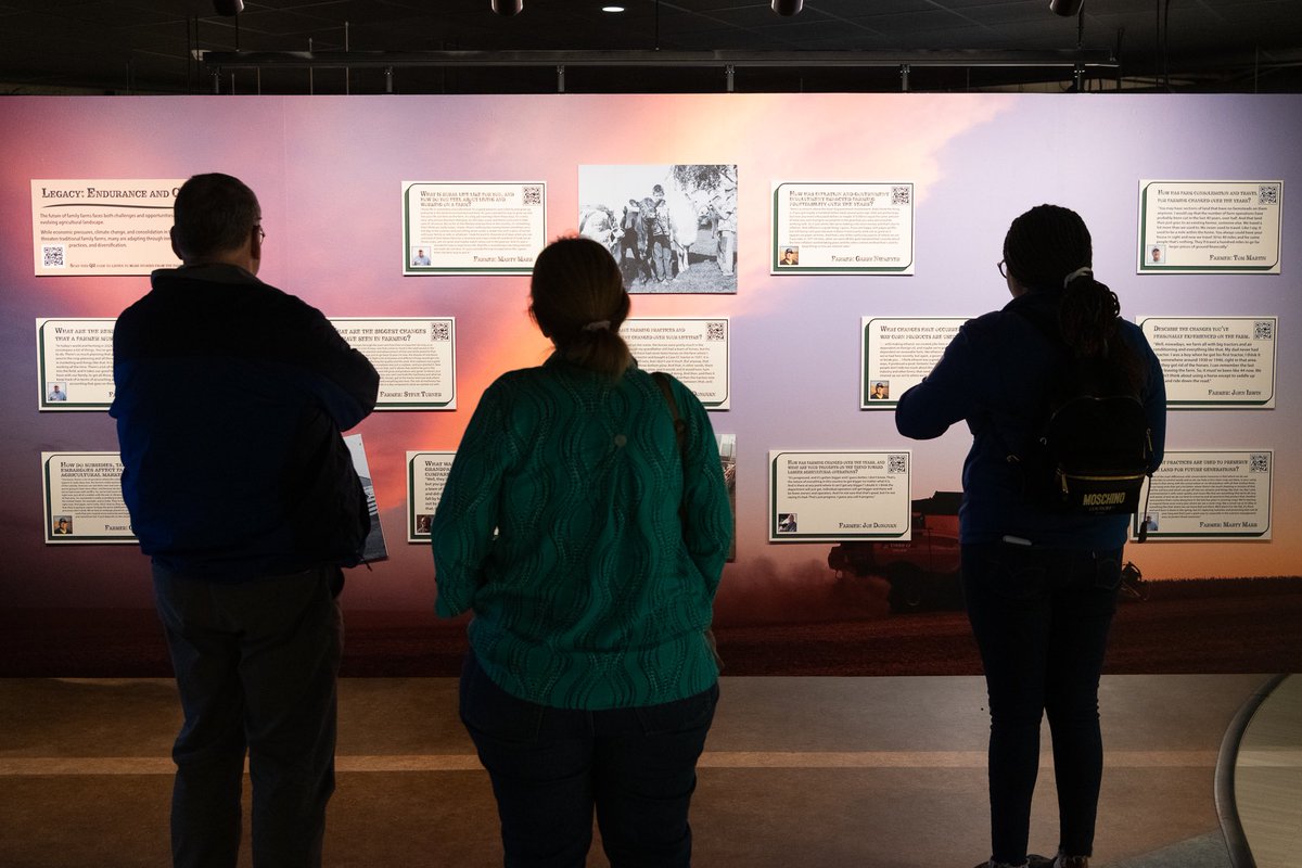 #UISedu’s <a href="/Sangamon1821/">Sangamon Experience</a> premiered the documentary “Soil &amp; Soul: Farming in the Sangamon River Valley” tonight, sharing the stories of 10 people who have dedicated their lives to farming. A new exhibit profiling the farmers and history of the region also opened. 🌾 #SoilAndSoul