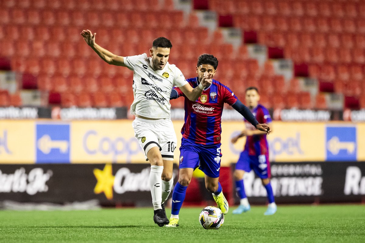 LigaMXExpansion's tweet photo. Terminan los primeros 4️⃣5️⃣ minutos y nos vamos al descanso.
@Dorados 1-1 @Atlante
#CuartosIda #Apertura2024 https://t.co/r5J0bHrCHN