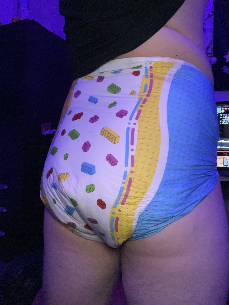 BabyWaffle129's tweet photo. Trying out the brick diapers! I’m sure they’ll be very dry in the morning. 🙂‍↕️🙂‍↕️ https://t.co/dchP2MrVhh