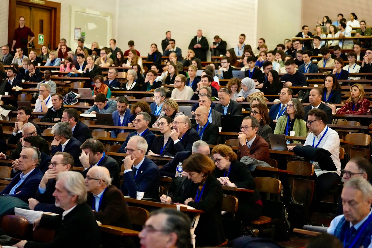Former aux métiers divers de la santé, investir dans la recherche publique et privée, et prendre soin de ceux qui nous soignent : aux États Généraux de la Formation et de la Recherche Médicales, j’ai présenté les grandes lignes de mon action pour la santé.