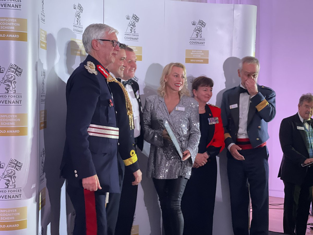 Great to see so many old and new friends last night at the North West RFCA’s
Employer Recognition Scheme Gold Awards and Presidents Dinner at the Royal Liver Building in Liverpool were Defence recognised and thanked 25 North West businesses for their commitment to the Armed