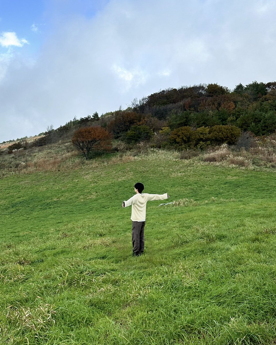 NCTsmtown's tweet photo. 🎒🗺️🌿☁️

#DOYOUNG #도영 #시리도록눈부신
#DOYOUNG_시리도록눈부신
#NCT #NCT127 https://t.co/t5fv54DlAO