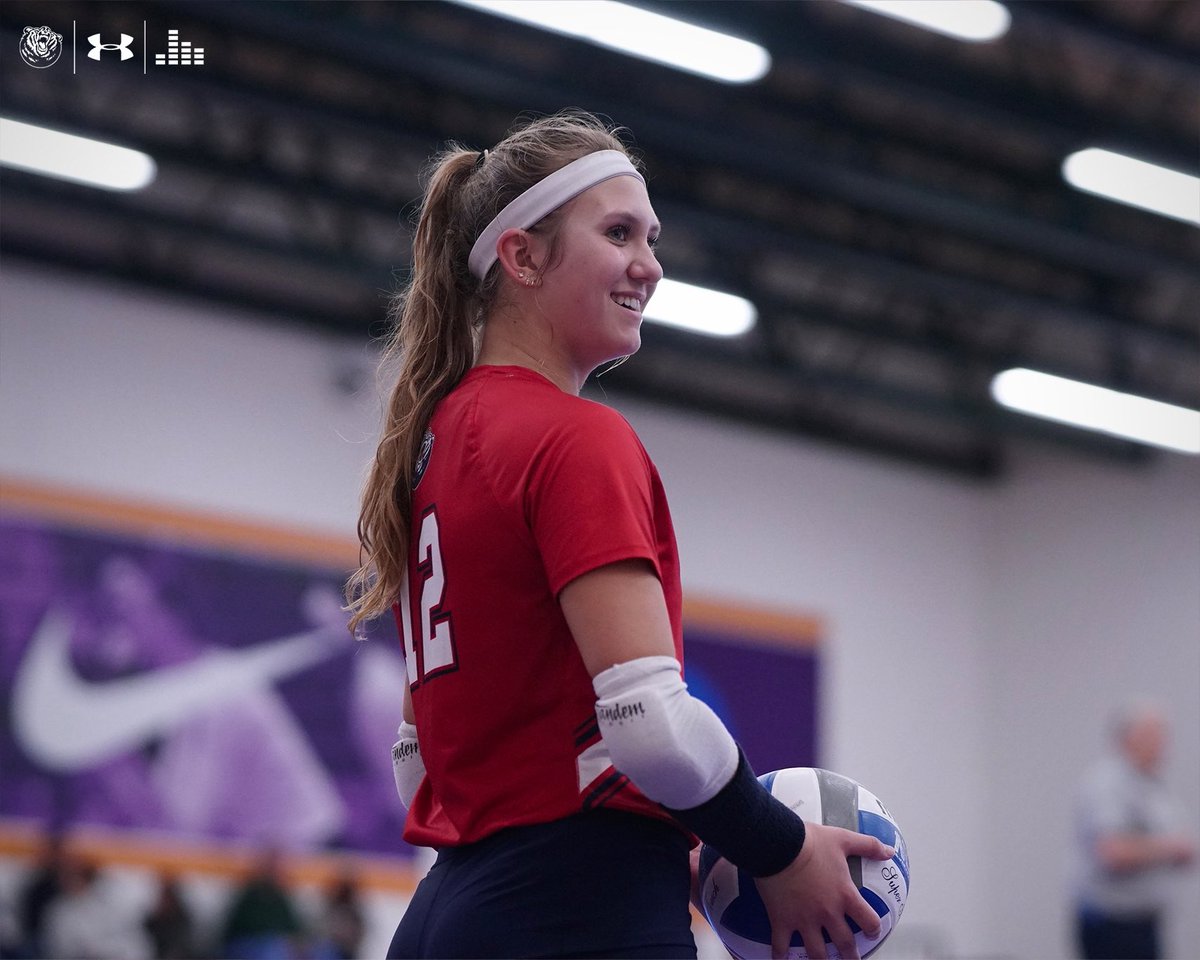 BelmontVB's tweet photo. Reverse sweep vibes 🤩

#ItsBruinTime https://t.co/UgkUHulVLD