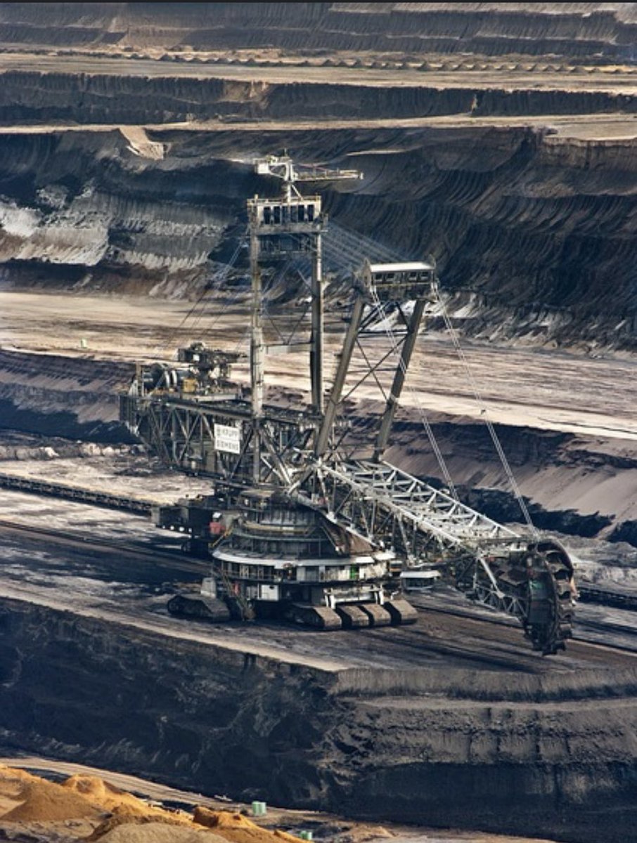 <a href="/DrLutzBoehm/">Dr. Lutz Böhm</a> <a href="/_FriedrichMerz/">Friedrich Merz</a> Kohlengruben hingegen sind so hübsch.