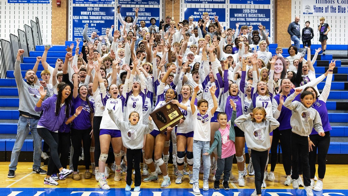 MascoutahVB's tweet photo. What a night. 💜🏐 https://t.co/KvlhMpl29l