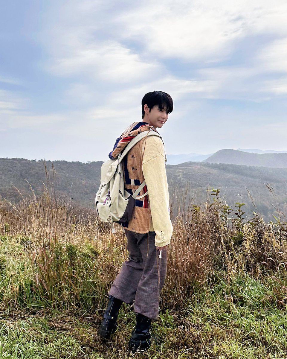 NCTsmtown's tweet photo. 시리도록 눈부신 날의 아이

#DOYOUNG #도영 #시리도록눈부신
#DOYOUNG_시리도록눈부신
#NCT #NCT127 https://t.co/ShdfJK9kno