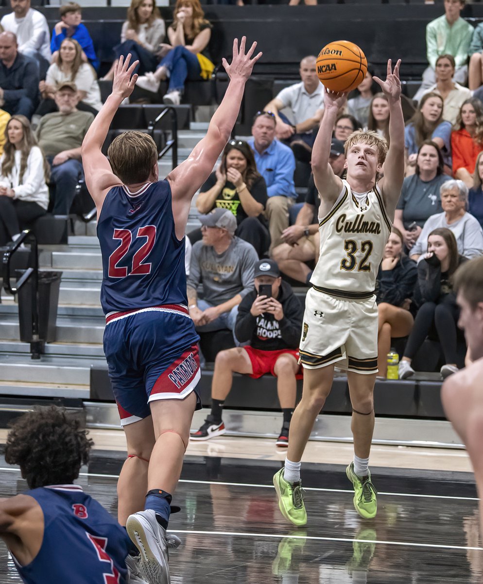 winfreyjake's tweet photo. Jake Dorough knocked down eight 3-pointers en route to a team-high 24 points for Cullman's varsity boys, who knocked off Brewer 87-54 on Thursday night. Brooks Loftin (16), Evan Wilson (13), Gray Hopper (12) and Sam Dorough (11) also reached double digits at Bearcat Arena. https://t.co/yUtrdhTbOM