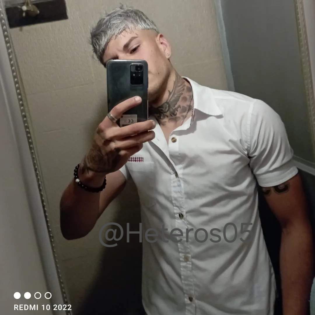 Heteros05's tweet photo. HERMOSO HETERO ENGAÑADO, PIJUDO Y LECHERO 🍆💦💦
(2/3)

DA RT Y MG PARA MAS DE EL!! https://t.co/N06ZMjOGYj