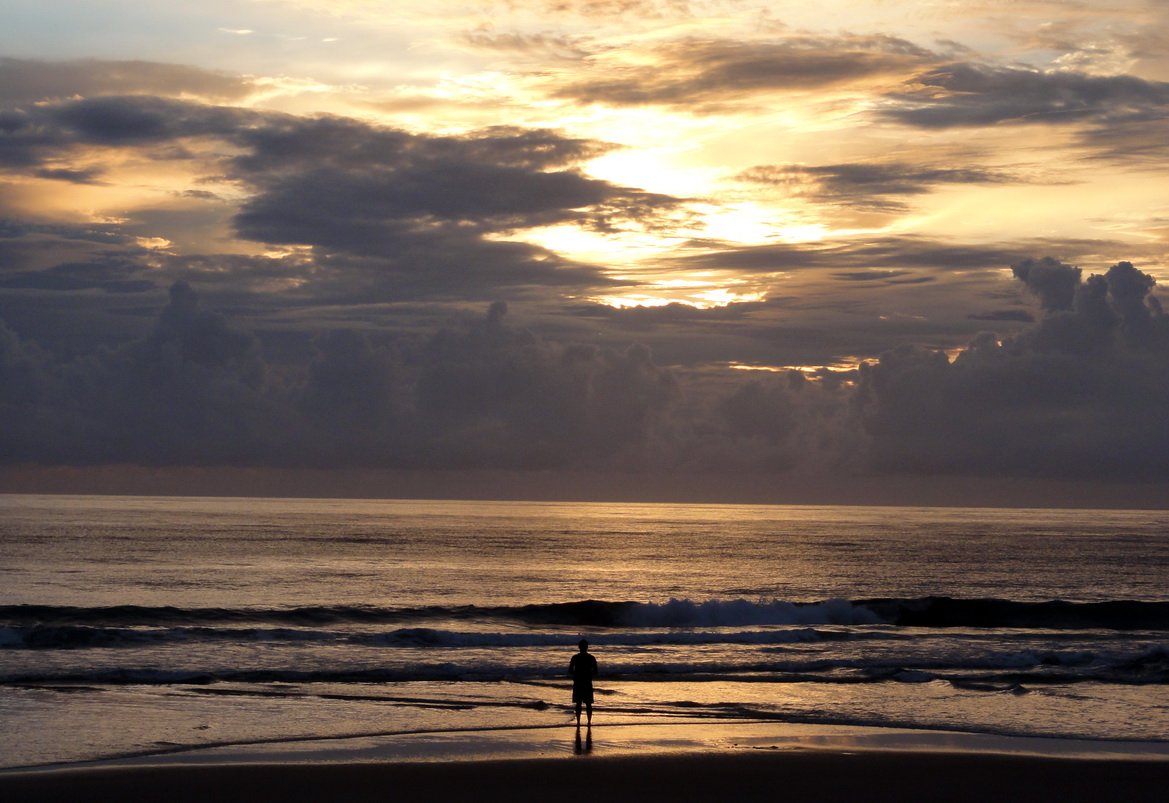 vlenpuppeh's tweet photo. Trust.
Trust that the sun will still shine.
You're allowed to hurt. 
I may not be where you are.
But trust me when I say I feel your pain, and that I hurt too.
I hold room in my heart for you if you're hurting.
I will be your safe space if you need a kind word or a place to vent. https://t.co/4MVkoUwC2T