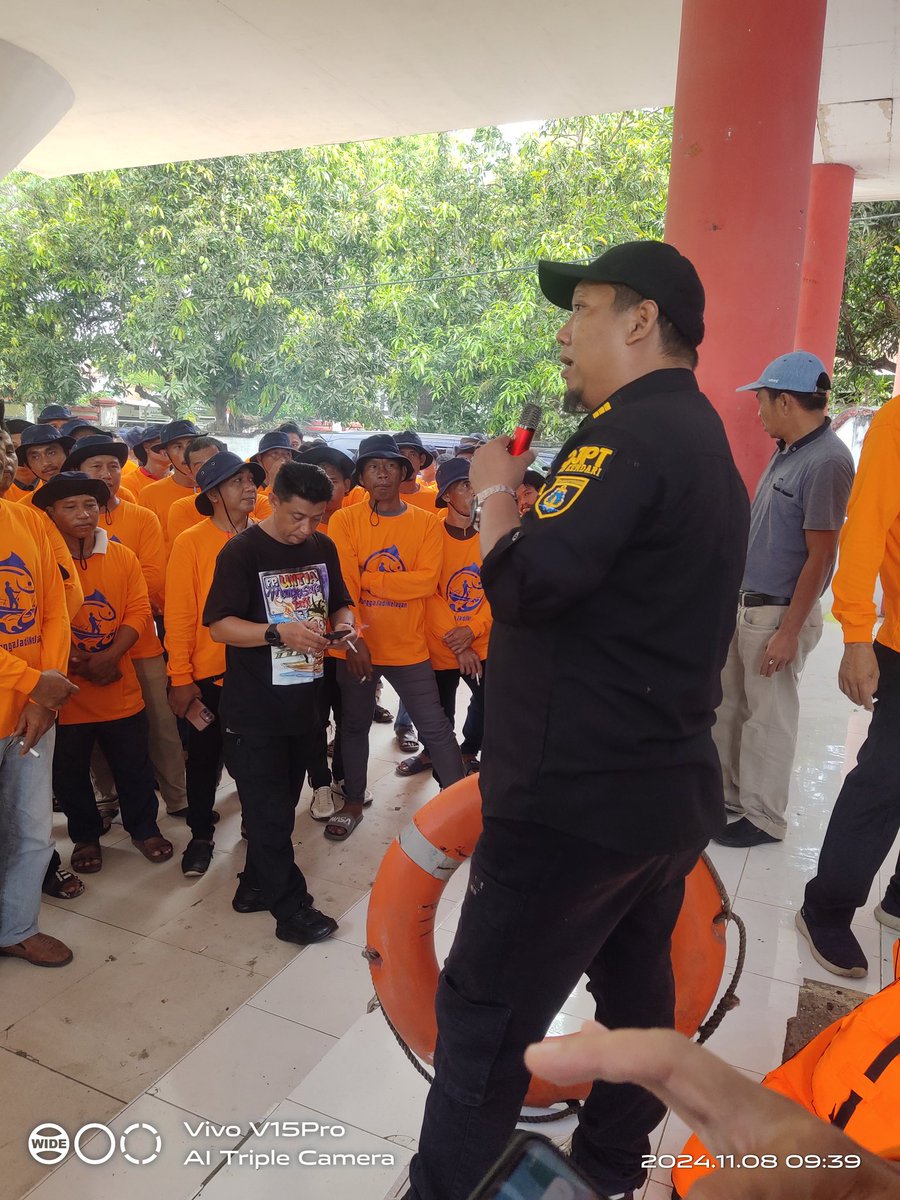 AgustinaM112186's tweet photo. Jumat, 08 Nopember 2024 mengikuti Bimbingan teknis Sertifikasi Kecakapan Nelayan (SKN) hari kedua di Gedung Sipitangarri Kel.Empoang Kec.Binamu Kab.Jeneponto
#Giatluhkansatminkalmaros
#DJPT https://t.co/qopDVpJB2T
