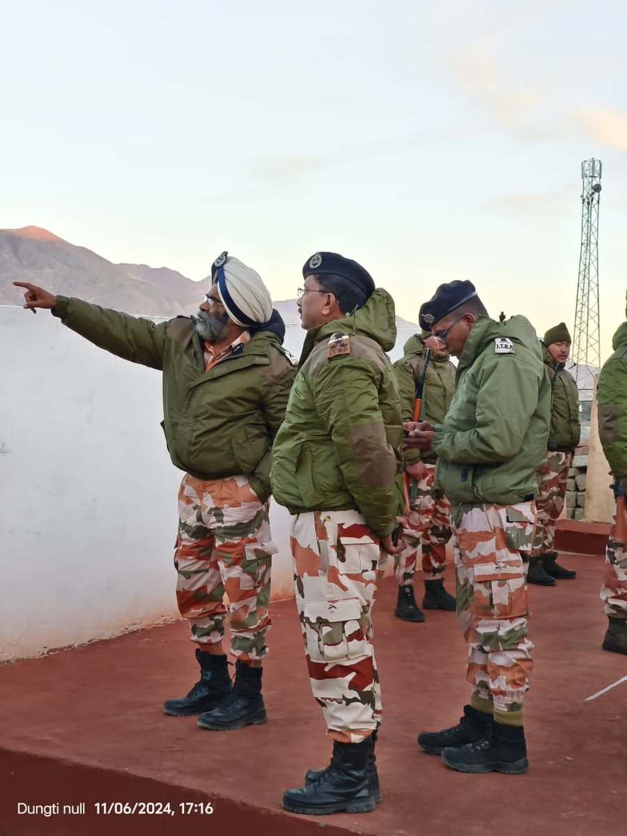 OfficialDOWO's tweet photo. #ITBP
Sh. Jaspal Singh, ADG, Western Command, visited NW Frontier HQ and Leh-based BOPs from 04 to 07 Nov 2024, motivating troops to uphold high standards in fitness and weapon training, emphasizing PNS and DLTS usage.
 
#HIMVEERS
#DOWO
#DOWOSociety https://t.co/H8cVj7mUDn