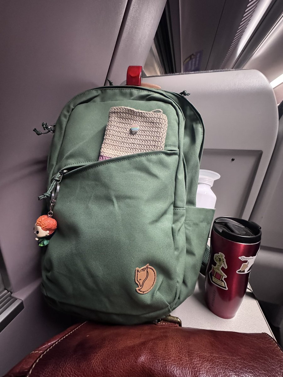 🥱☕️ kicking off with some train delay hooray