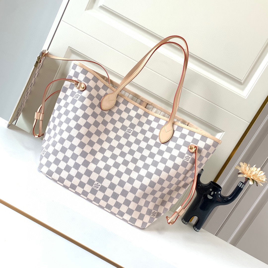 GrissS81375's tweet photo. The Louis Vuitton Pochette MΓ©tis in Monogram Canvas (M40995) is a style icon! π Compact, versatile, and oh-so-chic, itβs the perfect bag for any occasion. From crossbody to handheld, how would you wear it?
#LouisVuitton #PochetteMetis #LVAddict #BagGoals" https://t.co/tgsrFmOk9u