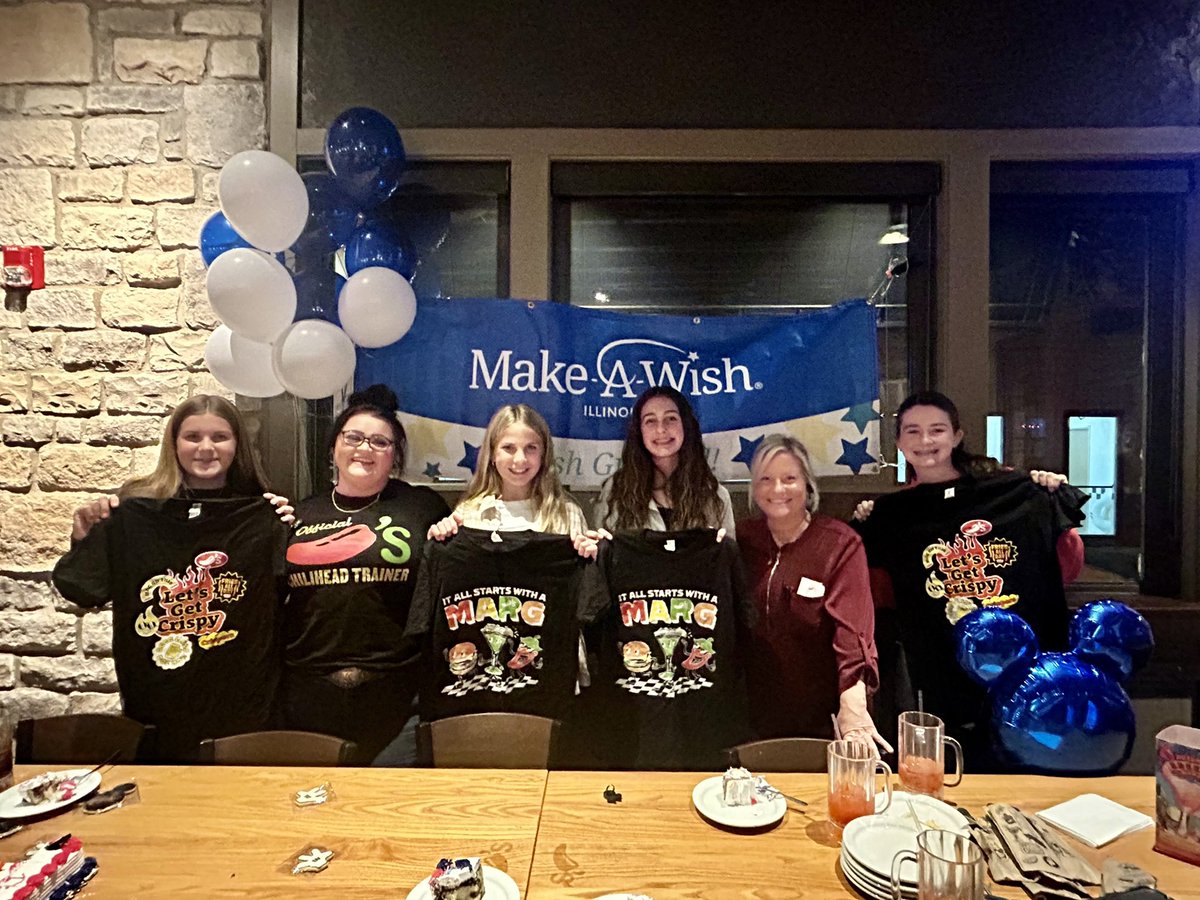 1789Chilis's tweet photo. Morris Chilis to host 2nd Make A Wish Donation Dinner! What a true honor it was to serve these guests! #chilislove @jeremytpope @GumpMike @NicholasBPaxton https://t.co/O5UryeV5Di