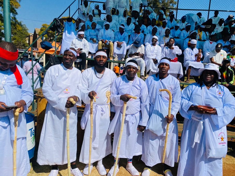 Asati apinda mu1000 huya pano, tauya nekundiso. Isa handle rako pazasi, liker wotevera wausati watevera. Sakanganwe kuita follow back, ndokukura kwatakaitawo nevamwe. Ngatichimhanye tione🕊️🕊️🕊️🏃🏃🏃