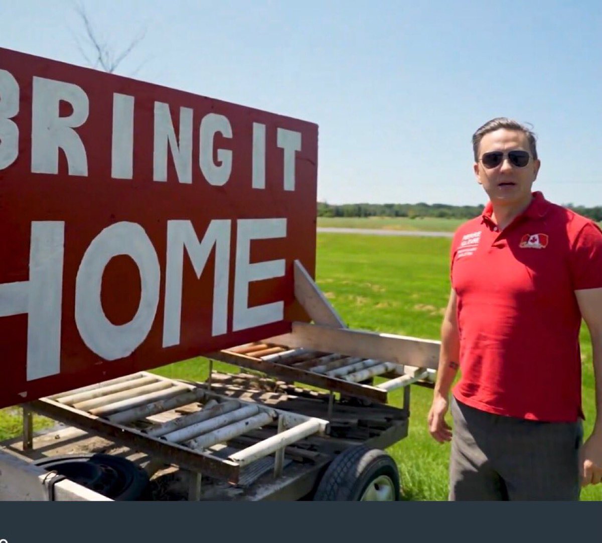 oneplusone10's tweet photo. What he is asking Canadians to “bring home” is MAGA lies, ignorance and incompetence.

Poilievre will decimate things like affordable healthcare, childcare and the environment in trade for tax cuts for corporations.

No thanks.

#NeverPoilievre 🇨🇦 https://t.co/BCcXZYiRXA