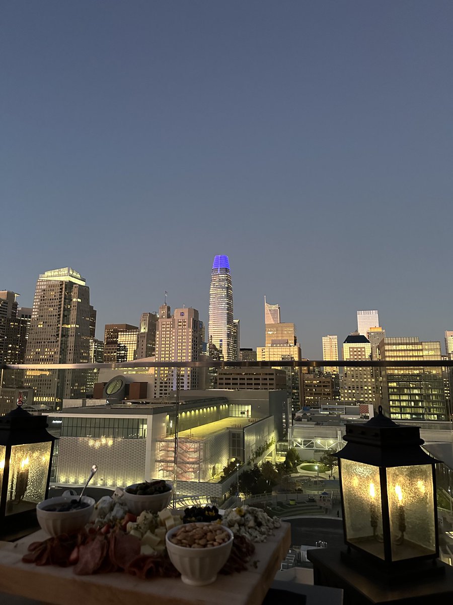 maymitchell's tweet photo. Great CMO roundtable at Shelby's Rooftop SF https://t.co/lwj0tDHu5R