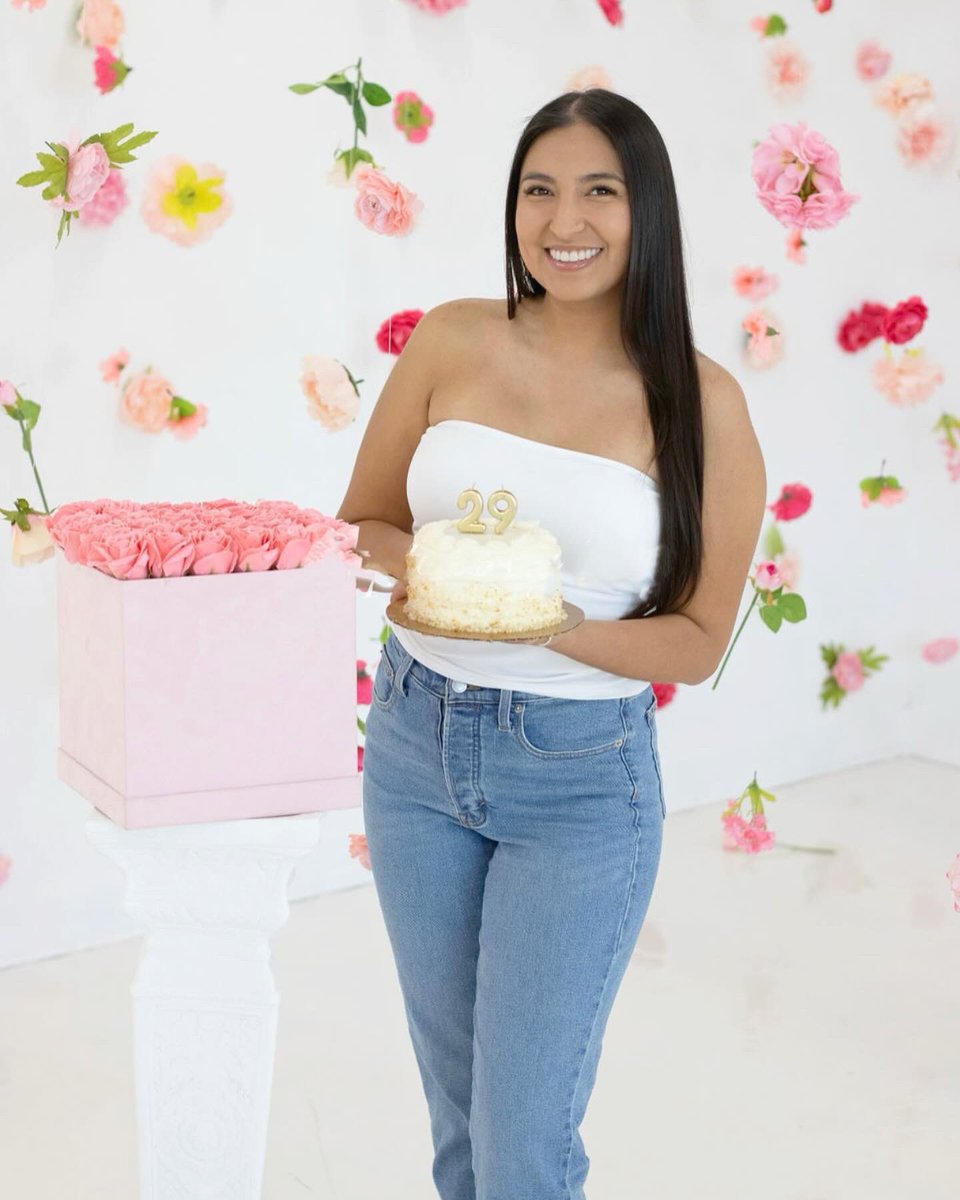 Didn’t post my birthday photos here. A full week of being twenty-fineeee 🌸