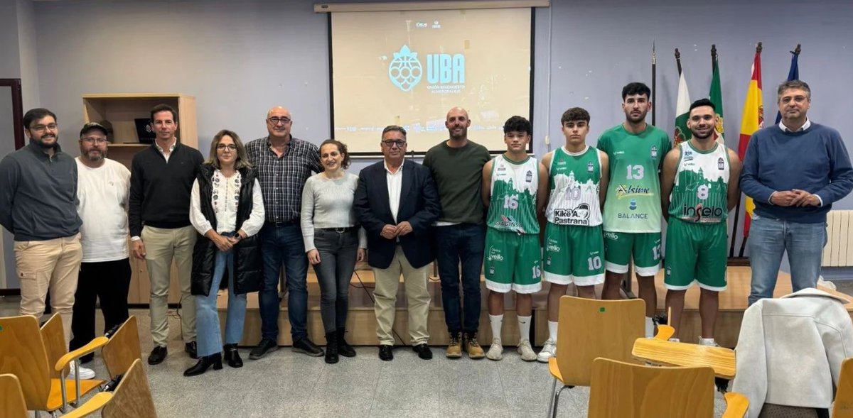 La renovación de Unión Baloncesto Almendralejo culmina con el cambio de equipación rcb.almendralejo.es/noticias/13237…