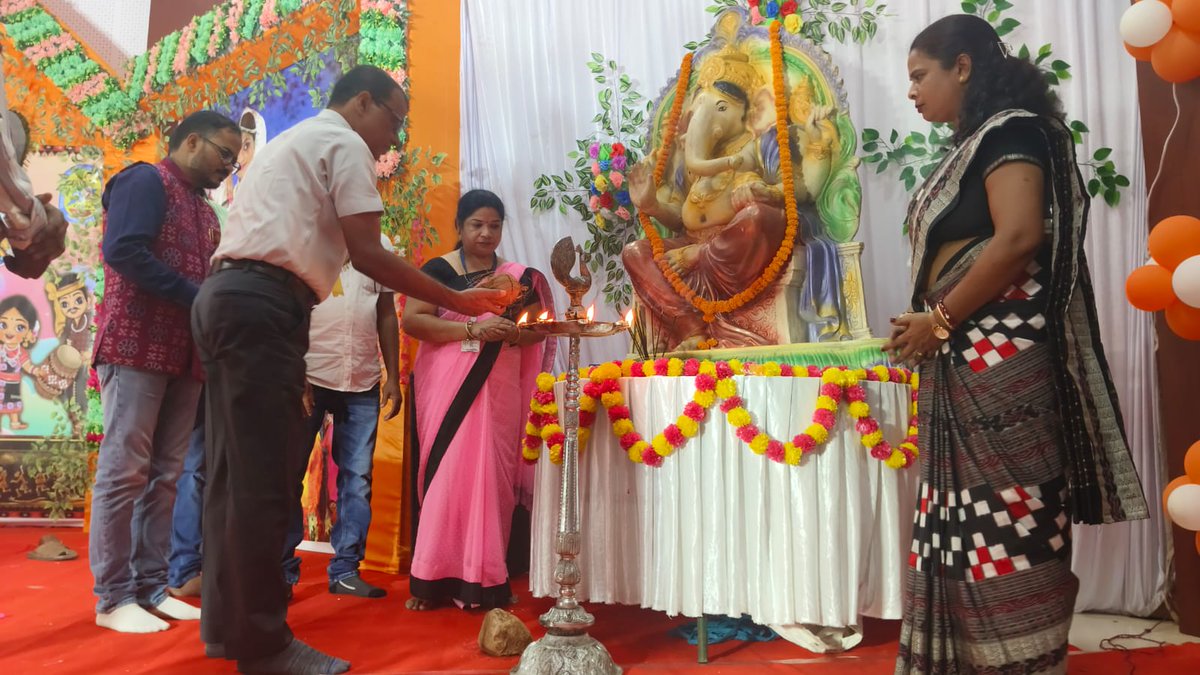 DeoDeogarh's tweet photo. ୭.୧୧.୨୦୨୪ ଦିନ ୧୧ ଘଟିକା ସମୟରେ ସମଗ୍ର ଶିକ୍ଷା, ଦେବଗଡ ଆନୁକୂଲ୍ୟରେ ଜିଲ୍ଲା ସ୍ତରୀୟ ଶିଶୁ ମହୋତ୍ସବ ସୁରଭି ୨୦୨୪ ଦେବଗଡ଼ ମହାବିଦ୍ୟାଳୟ ର ବିଜୁ ପଟ୍ଟନାୟକ ଅଡିଟୋରିଅମ ଠାରେ  ଅନୁଷ୍ଠିତ  ହୋଇଯାଇଅଛି । https://t.co/7TnlnRFdn5