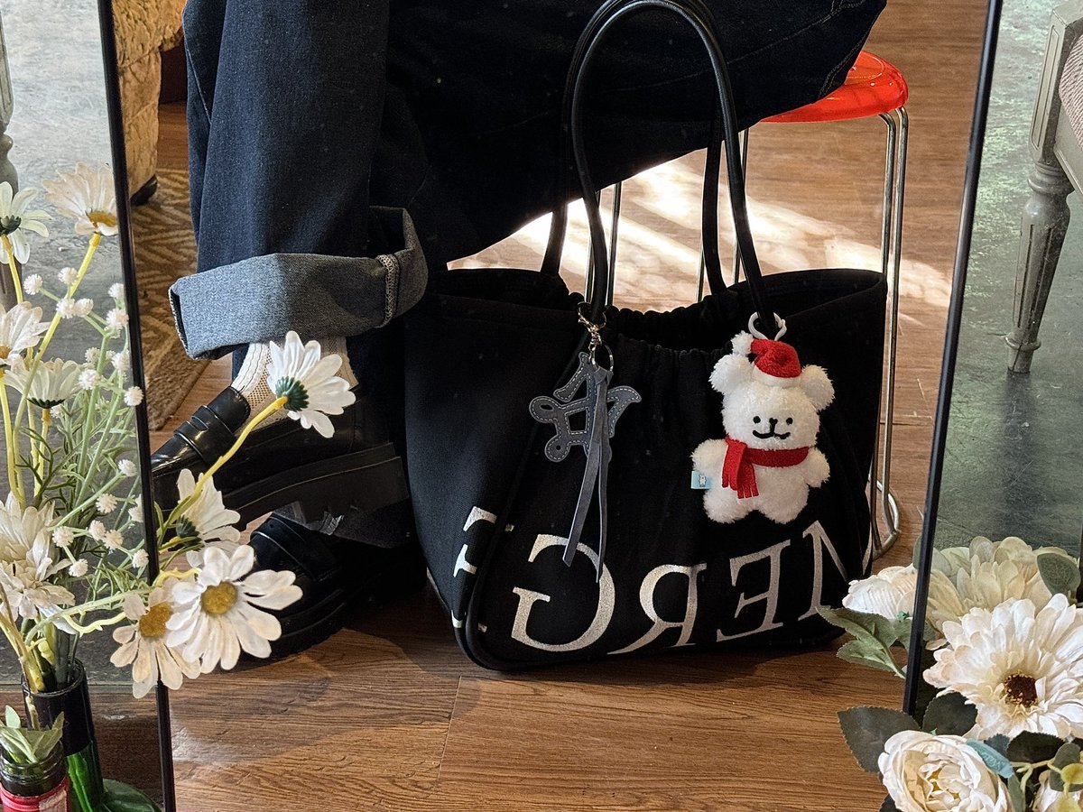 yoxrgravity's tweet image. สายของเยอะมาทางนี้ฮะ 🤏🏻 รวมกระเป๋าที่ใส่ ipad ได้ ไว้ถือไปเรียน-ไปทำงาน จุของได้เยอะแต่ยังดูแฟชั่นอยู่ ส่วนใหญ่แบรนด์ไทย (มีมากกว่าในรูป )🥤⭐️🧵