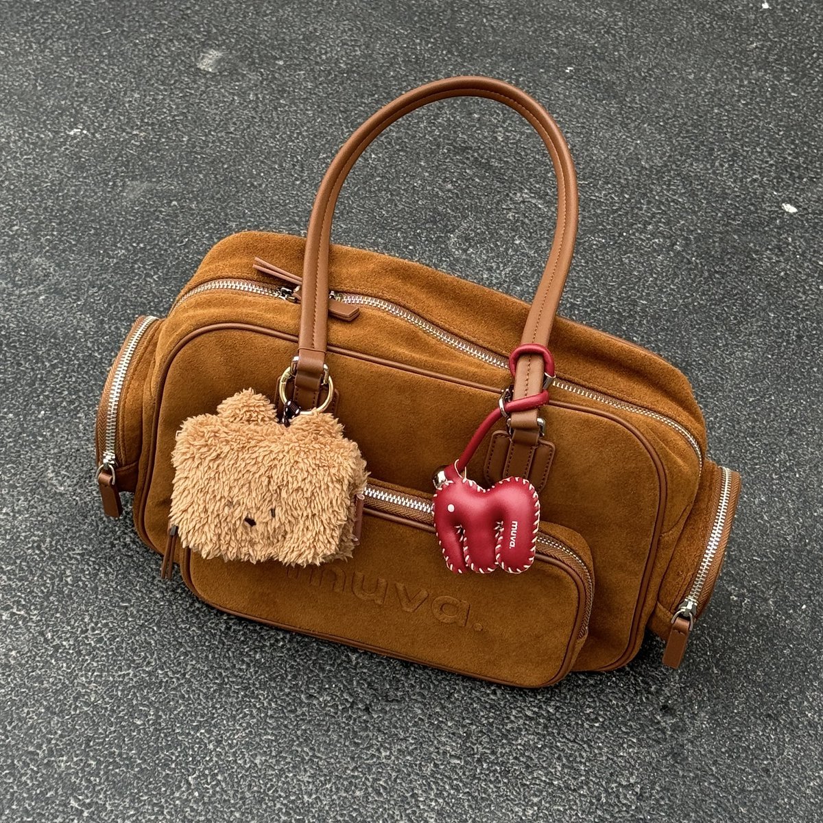 yoxrgravity's tweet image. สายของเยอะมาทางนี้ฮะ 🤏🏻 รวมกระเป๋าที่ใส่ ipad ได้ ไว้ถือไปเรียน-ไปทำงาน จุของได้เยอะแต่ยังดูแฟชั่นอยู่ ส่วนใหญ่แบรนด์ไทย (มีมากกว่าในรูป )🥤⭐️🧵