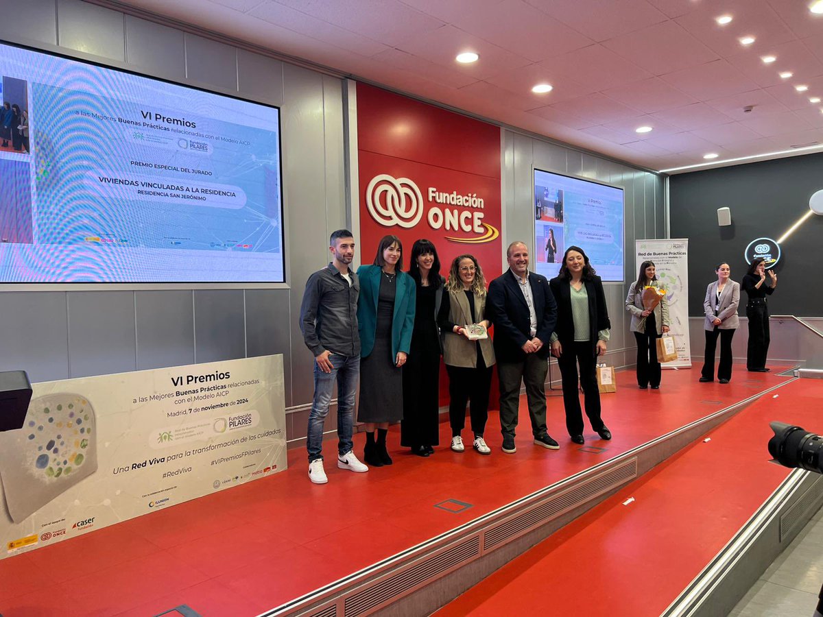 resisanjeronimo's tweet photo. ¡Tenemos mucho que celebrar! Ayer @FPilares reconoció nuestro esfuerzo en la implementación del modelo AICP con el premio especial del jurado por la labor que llevamos años desarrollando.

¡Muchas gracias equipo!👏🏻Y gracias a la Fundación Pilares por el reconocimiento https://t.co/r5xFTvC0sW