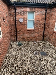 NCHC_CF's tweet photo. Lisa and Darren kindly spruced up a disused courtyard at #Kelling Hospital, to thank @NCHC_NHS team who cared for their late mum.🌳
Wall art, sculptures and solar ornaments will provide interest from #NHS #patient beds that overlook the space.
Thank you both! 💛 https://t.co/4SR2iTOKkT