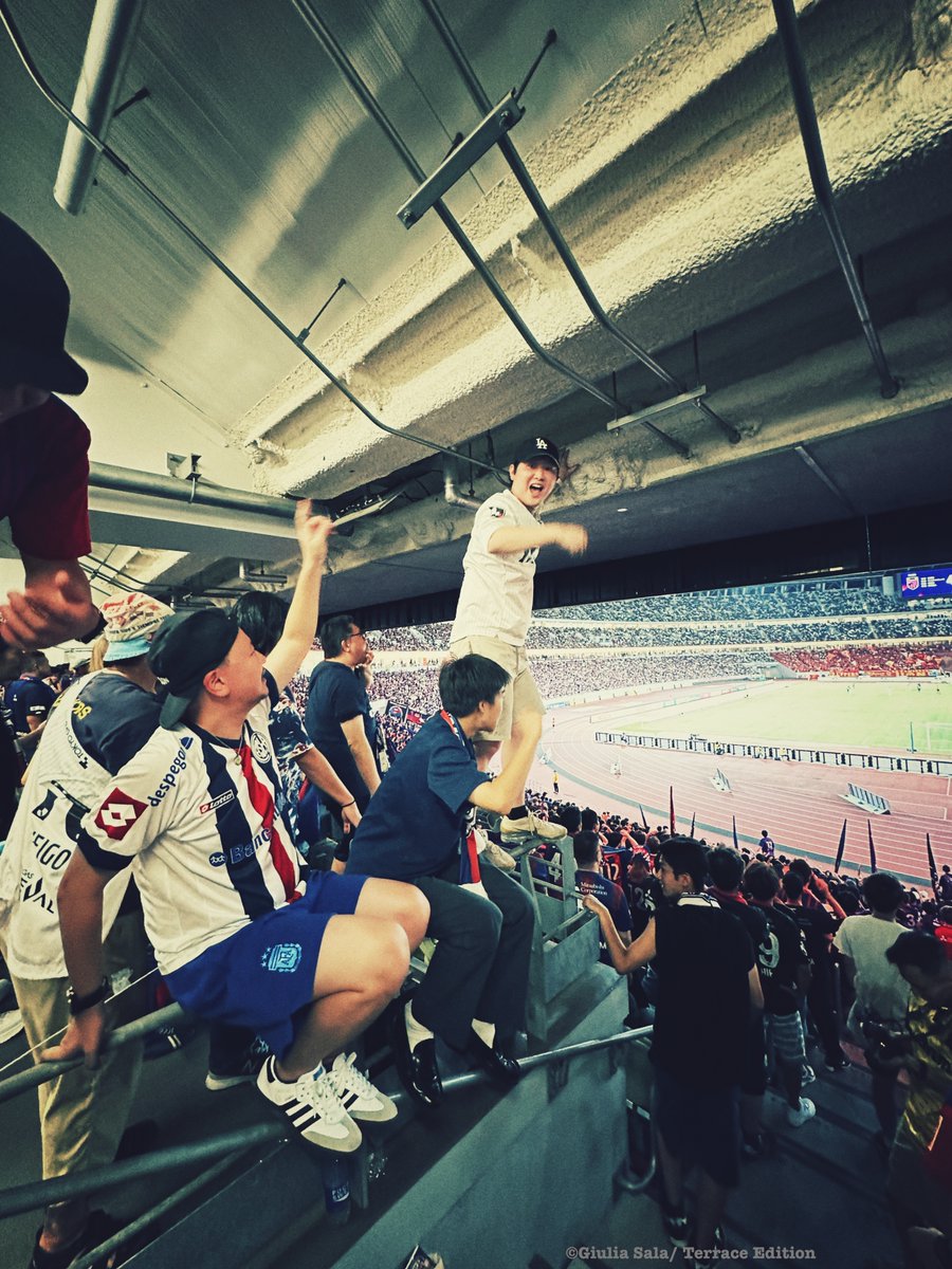 TerraceEdition's tweet photo. Football fan culture.

A universal language.

Inter x FC Tokyo. ✌️🤝

📸@Giuly_182 for Terrace Edition. 

@fctokyoofficial https://t.co/gMqZuUvutq